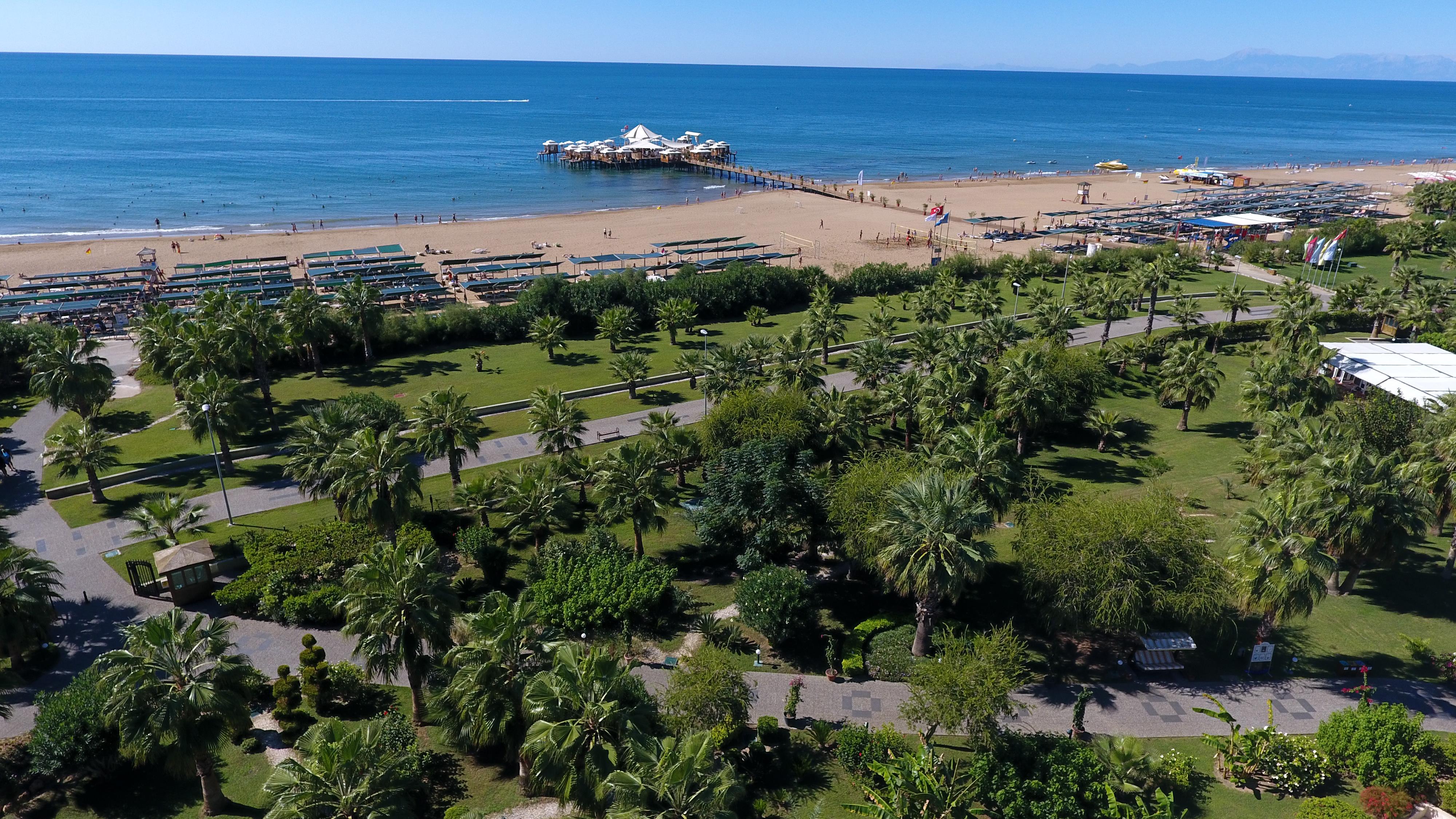 Vonresort Golden & Aqua 4* Side