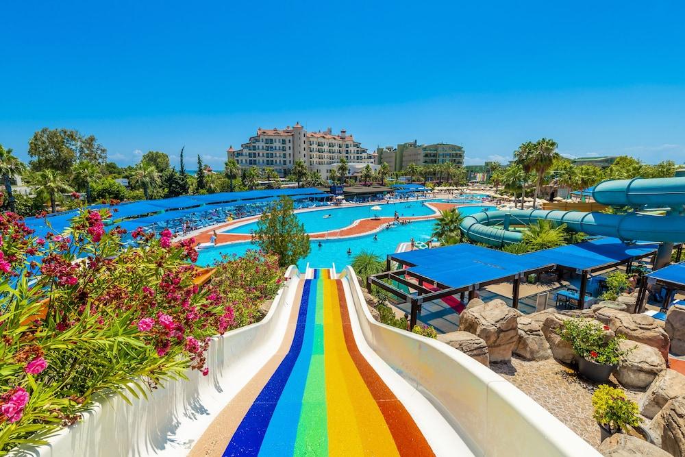 Vonresort Golden & Aqua Side